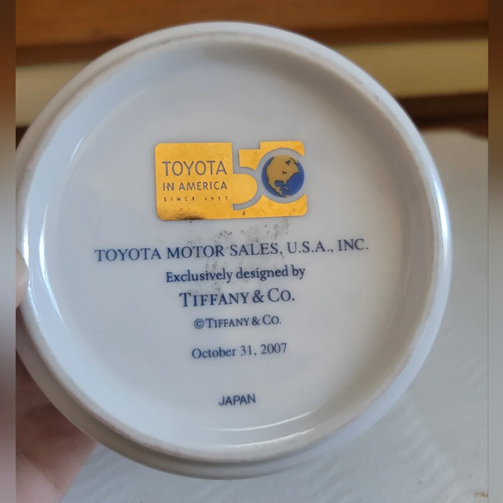 Tiffany & Co. 2007 commemorative Lexus Toyota anniversary trinket dish gold trim - Picture 6 of 7